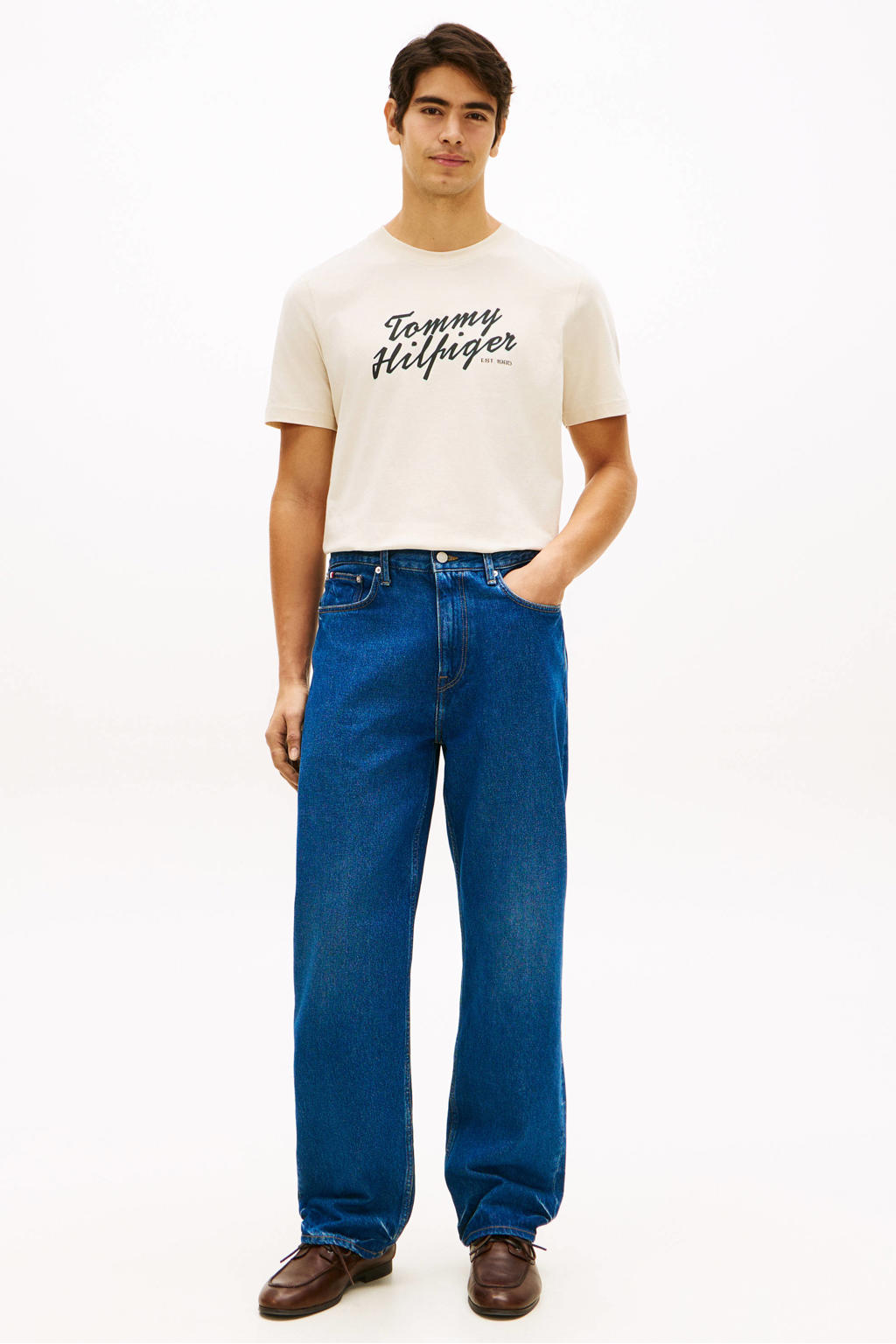 Ecru heren Tommy Hilfiger regular T-shirt van katoen met printopdruk, korte mouwen en ronde hals