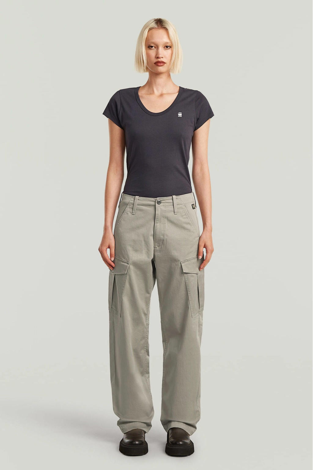 Beige dames G-STAR straight regular waist cargobroek van katoen met rits- en knoopsluiting en effen