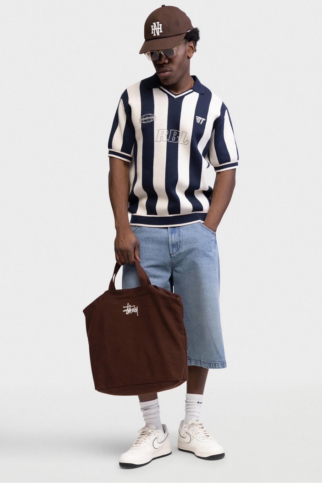 Donkerblauwe heren Redefined Rebel boxy gestreepte polo gebreid van katoen met printopdruk, korte mouwen en klassieke kraag