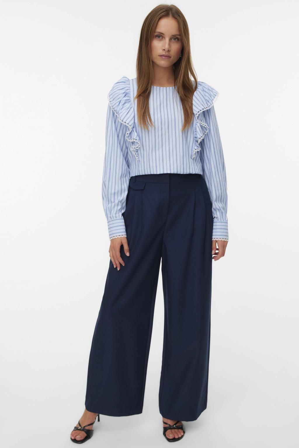 Lichtblauw en witte dames VERO MODA top van polyester met strepenprint, lange mouwen, ronde hals en geweven detail