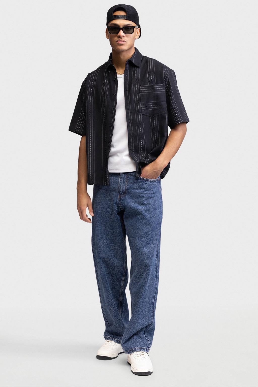 Zwarte heren Redefined Rebel loose gestreept casual overhemd van katoen met korte mouwen, klassieke kraag en knoopsluiting