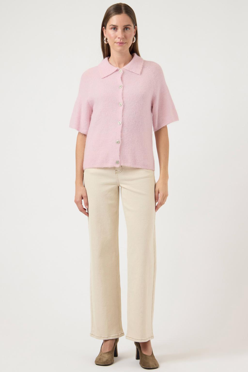 Lichtroze dames YAS vest gebreid van nylon met effen, half lange mouwen, klassieke kraag en knoopsluiting