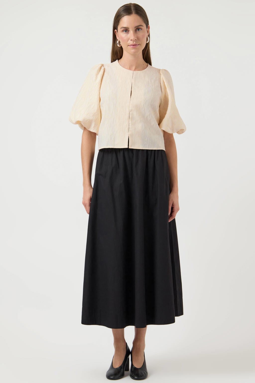 Ecru dames YAS top van polyester met effen, korte mouwen, ronde hals en jacquard