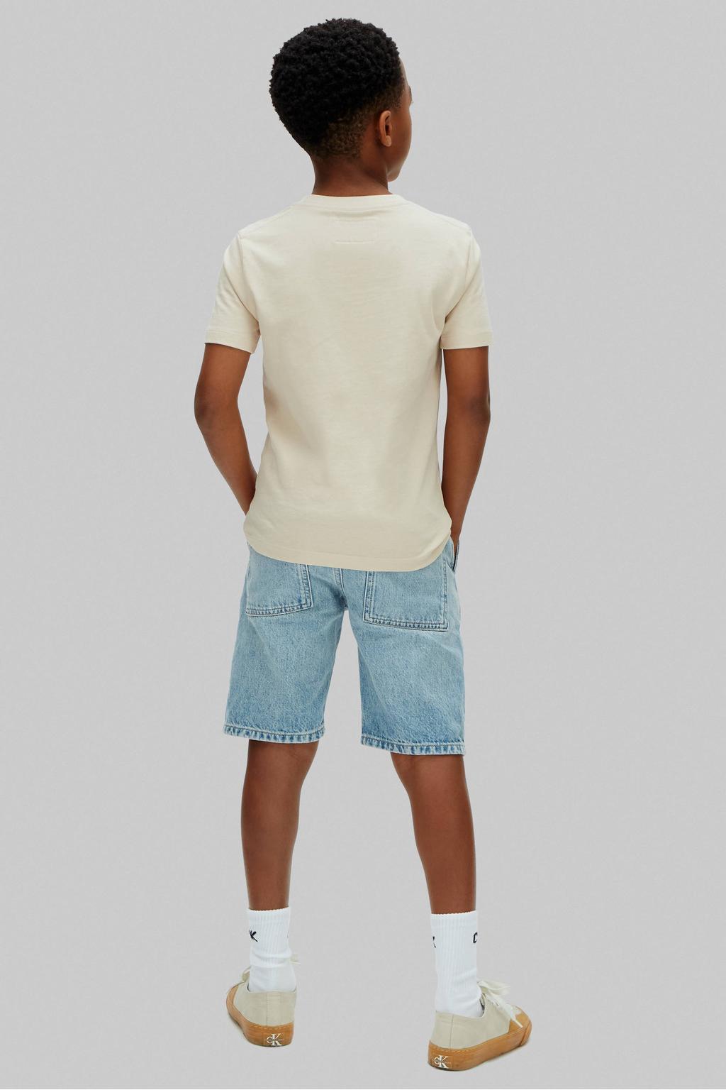 Medium blue denim jongens Calvin Klein barrel short van denim met elastische tailleband met koord en effen