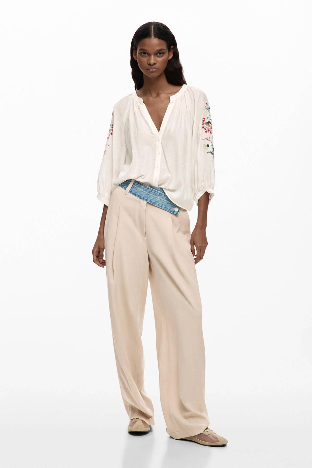 Wit en multikleurige dames Desigual blouse broderie van viscose met effen, driekwart mouwen, V-hals en knoopsluiting