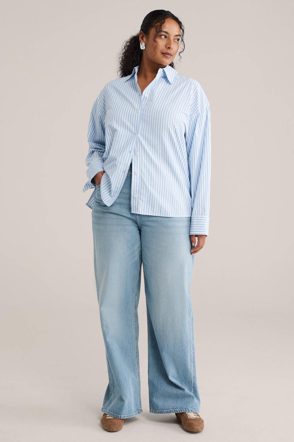 dames WE Fashion Curve gestreepte blouse van polyester met lange mouwen, klassieke kraag en knoopsluiting