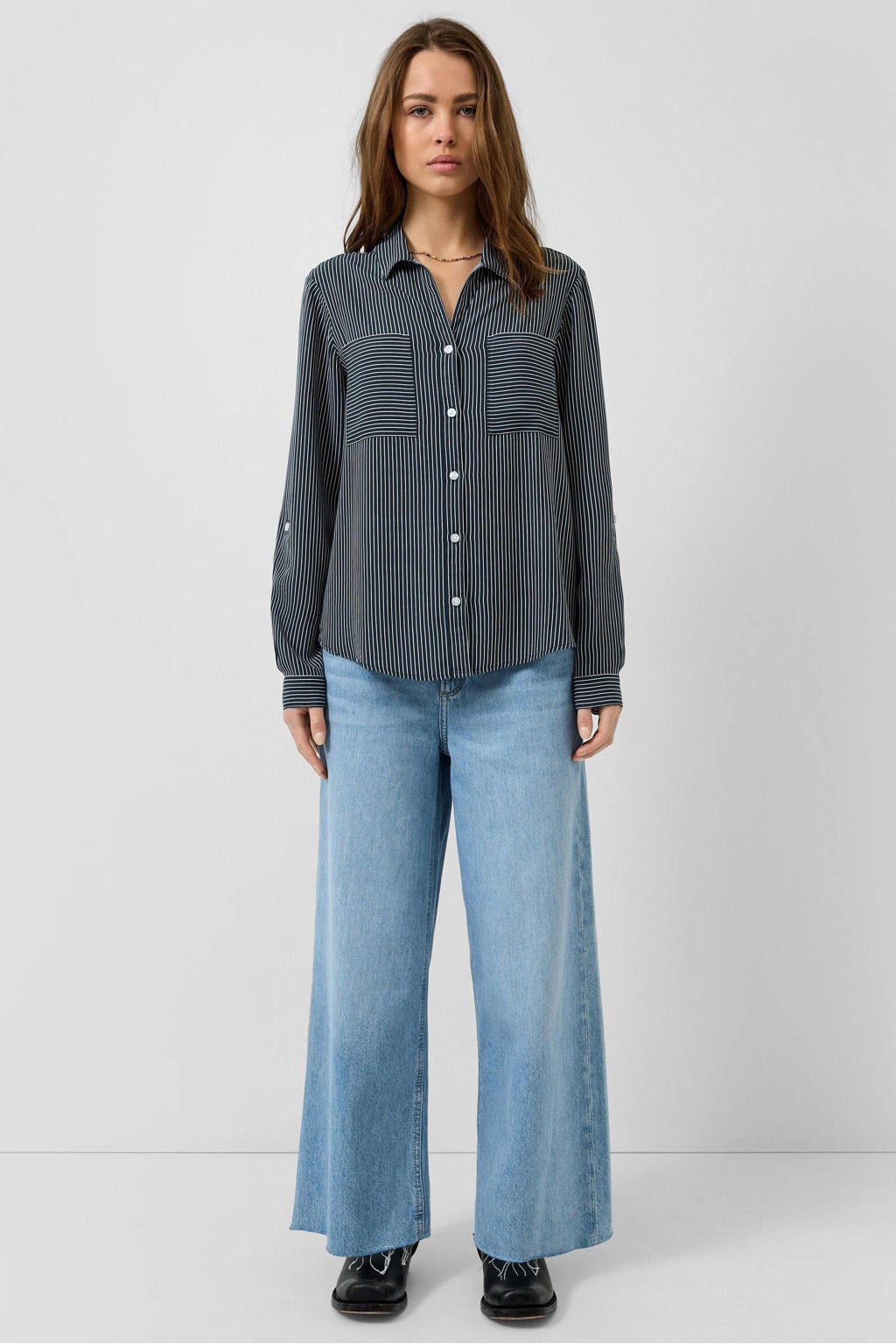 Donkerblauwe dames QS gestreepte blouse van viscose met lange mouwen, klassieke kraag en knoopsluiting