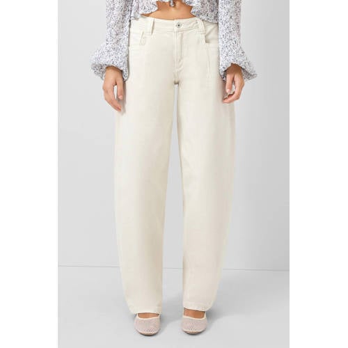 QS barrel jeans wit afbeelding