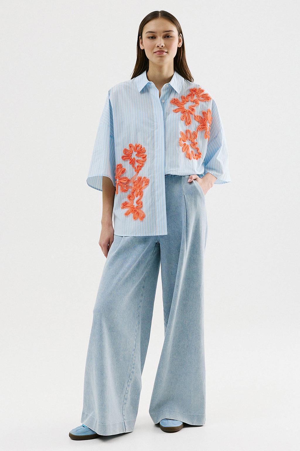 Blauw en oranje dames CKS blouse van katoen met driekwart mouwen, klassieke kraag, knoopsluiting en borduursels