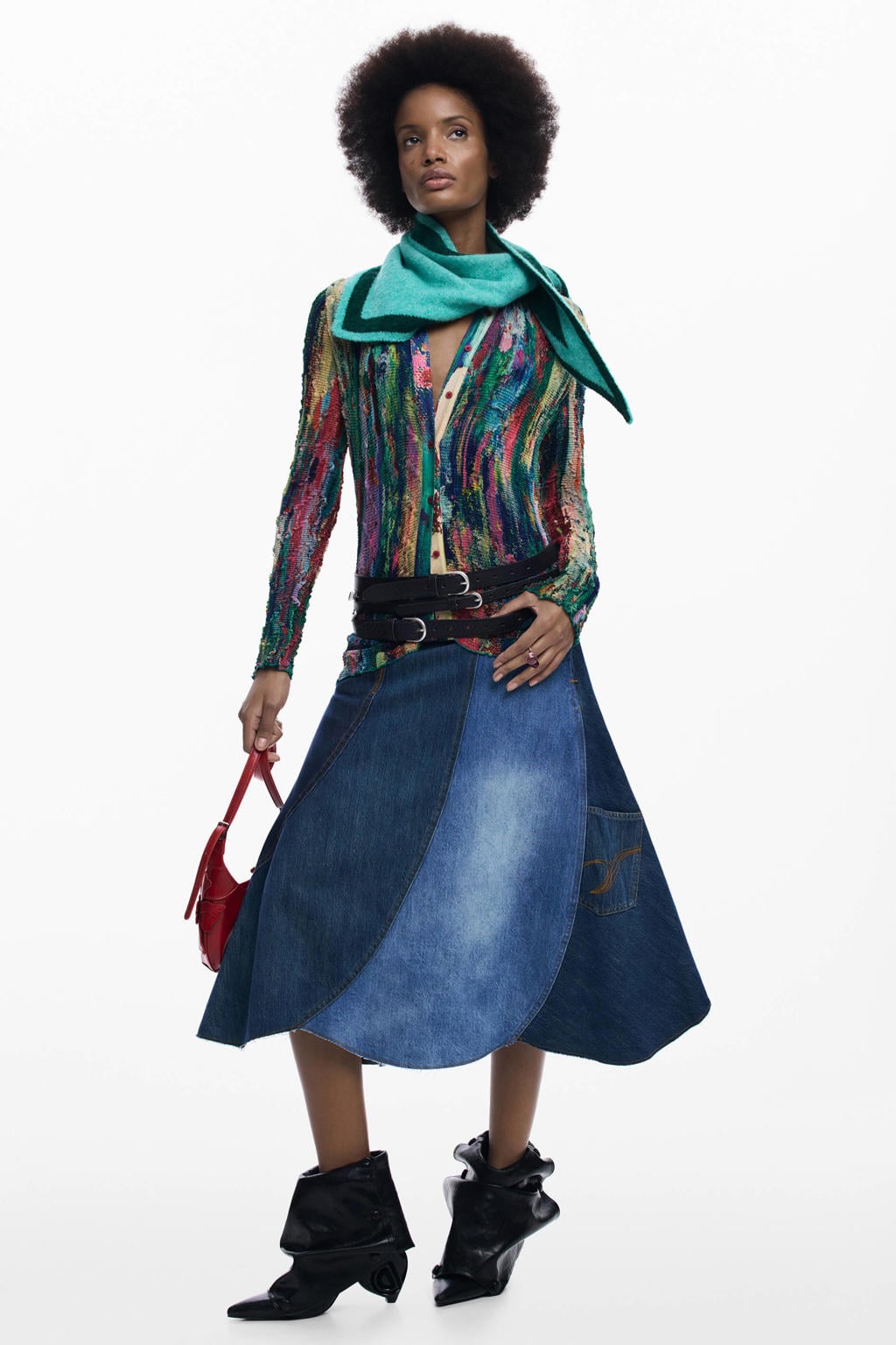 Medium blue denim en donkerblauwe dames Desigual spijkerrok gemaakt van katoen en met ritssluiting
