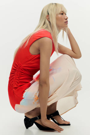 gebloemde zomerjurk rood