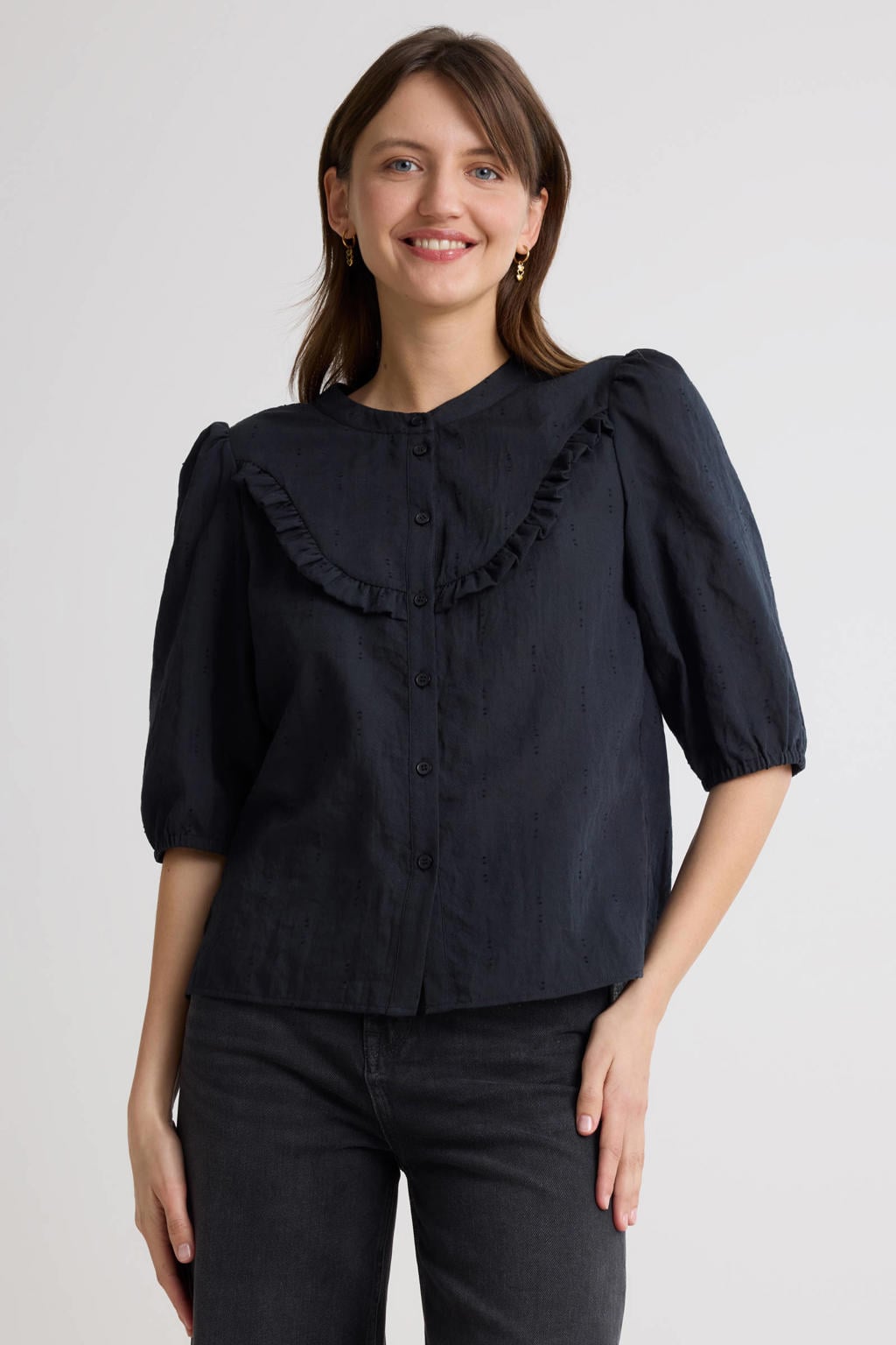 Zwarte dames Anytime blouse van polyester-katoen met effen, half lange mouwen, mao kraag, knoopsluiting en geweven detail