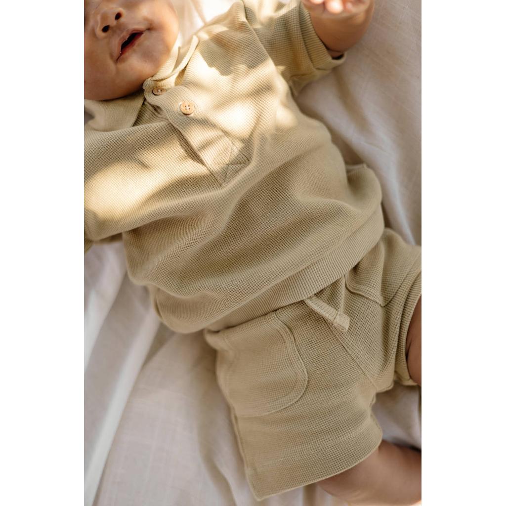 Groene jongens LEVV Newborn regular sweatshort van katoen met elastische tailleband en effen