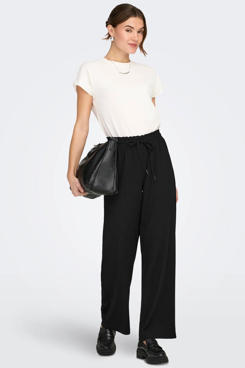Zwarte dames ONLY straight regular waist casual broek van polyester met elastische tailleband met koord en effen