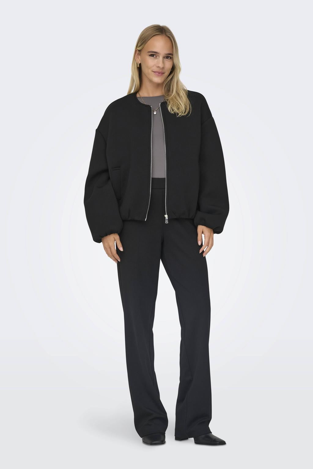 Zwarte dames ONLY outdoor jas van polyester met effen, lange mouwen en ritssluiting