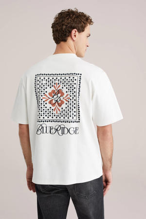 oversized T-shirt wit