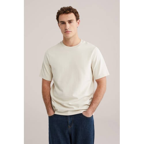 WE Fashion regular T-shirt met textuur beige afbeelding