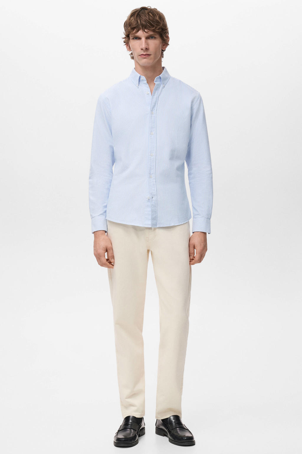 Lichtblauwe heren Mango Man Regular gestreepte casual overhemd van katoen met lange mouwen, klassieke kraag en knoopsluiting