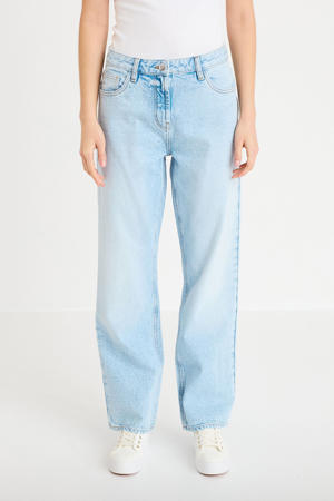 straight leg jeans