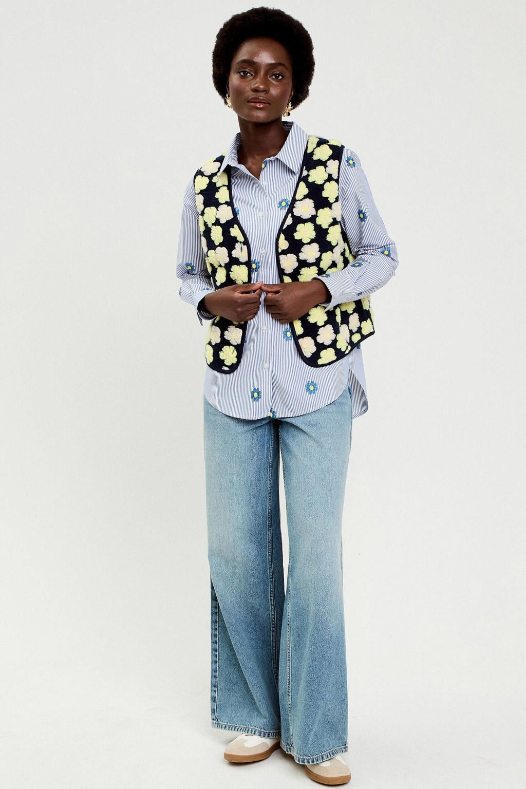 Lichtblauwe dames Cache Cache gestreepte blouse van katoen met lange mouwen, klassieke kraag, knoopsluiting en borduursels
