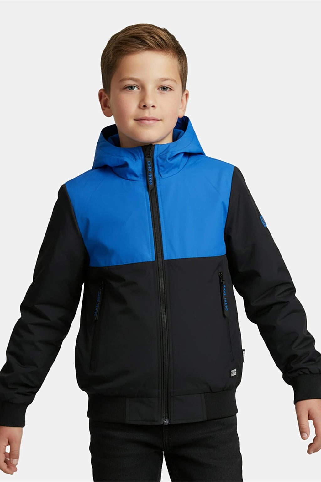 Zwart en blauwe jongens Cars jack van nylon met meerkleurige print, lange mouwen, capuchon, ritssluiting en elastische boord