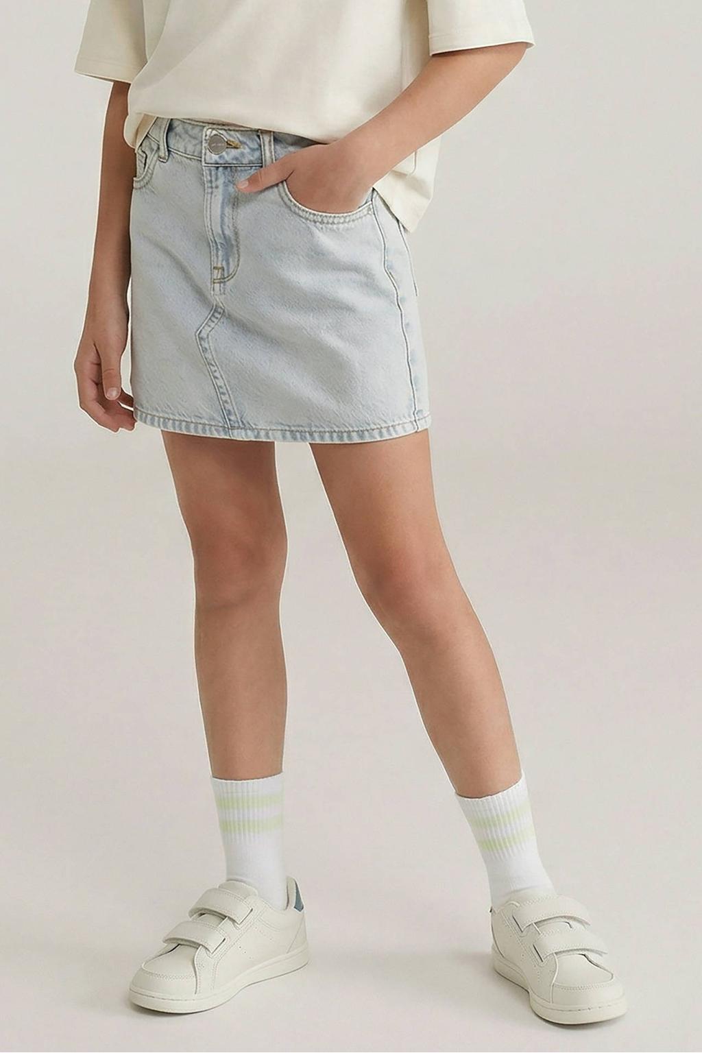 Light blue denim meisjes Cars spijkerrok gemaakt van denim en met rits- en knoopsluiting