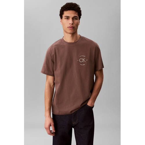 CALVIN KLEIN JEANS relaxed T-shirt met backprint bruin afbeelding