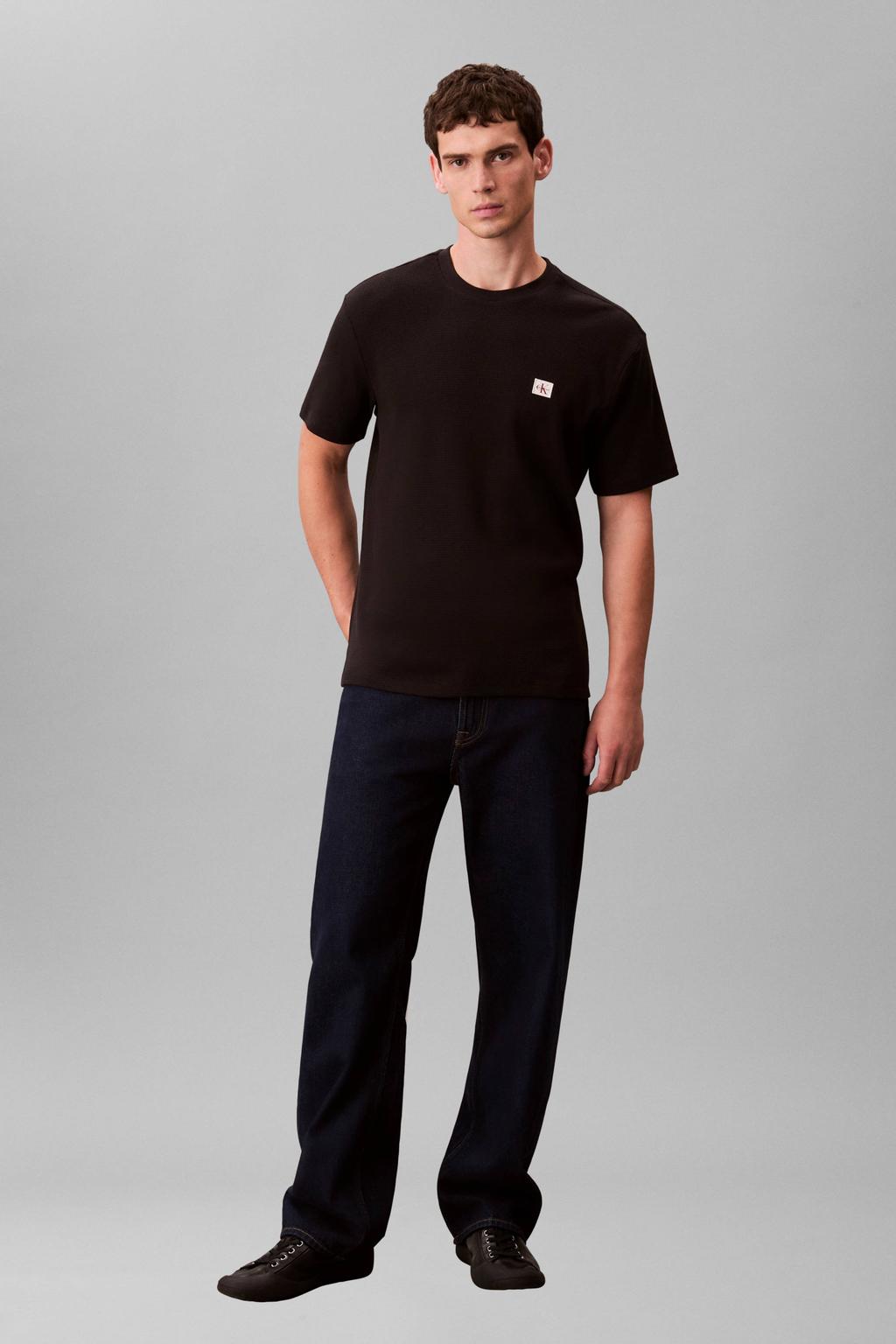 Zwarte heren CALVIN KLEIN JEANS regular T-shirt van katoen met effen, korte mouwen, ronde hals en textuur