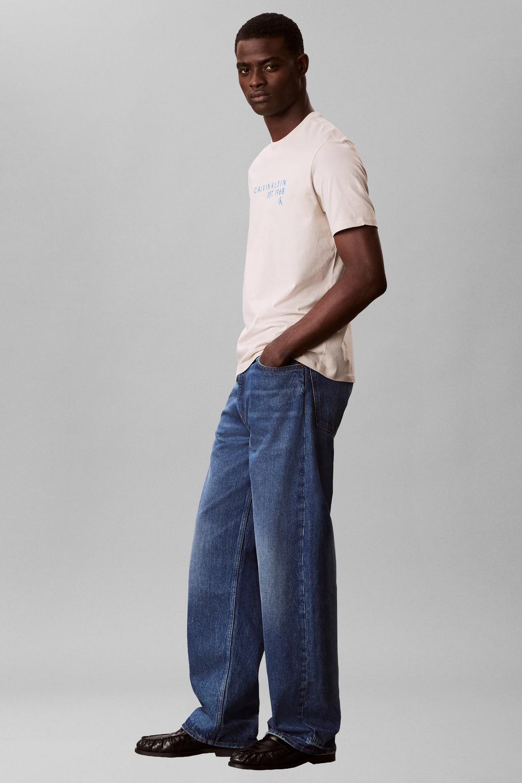 Ecru heren CALVIN KLEIN JEANS regular T-shirt van katoen met printopdruk, korte mouwen en ronde hals
