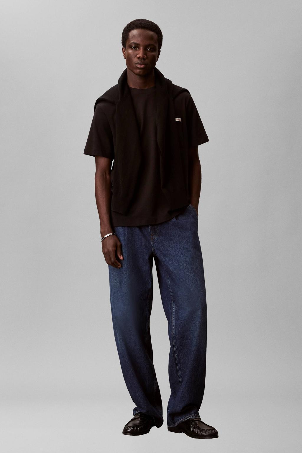 Zwarte heren CALVIN KLEIN JEANS relaxed T-shirt van katoen met effen, korte mouwen en ronde hals