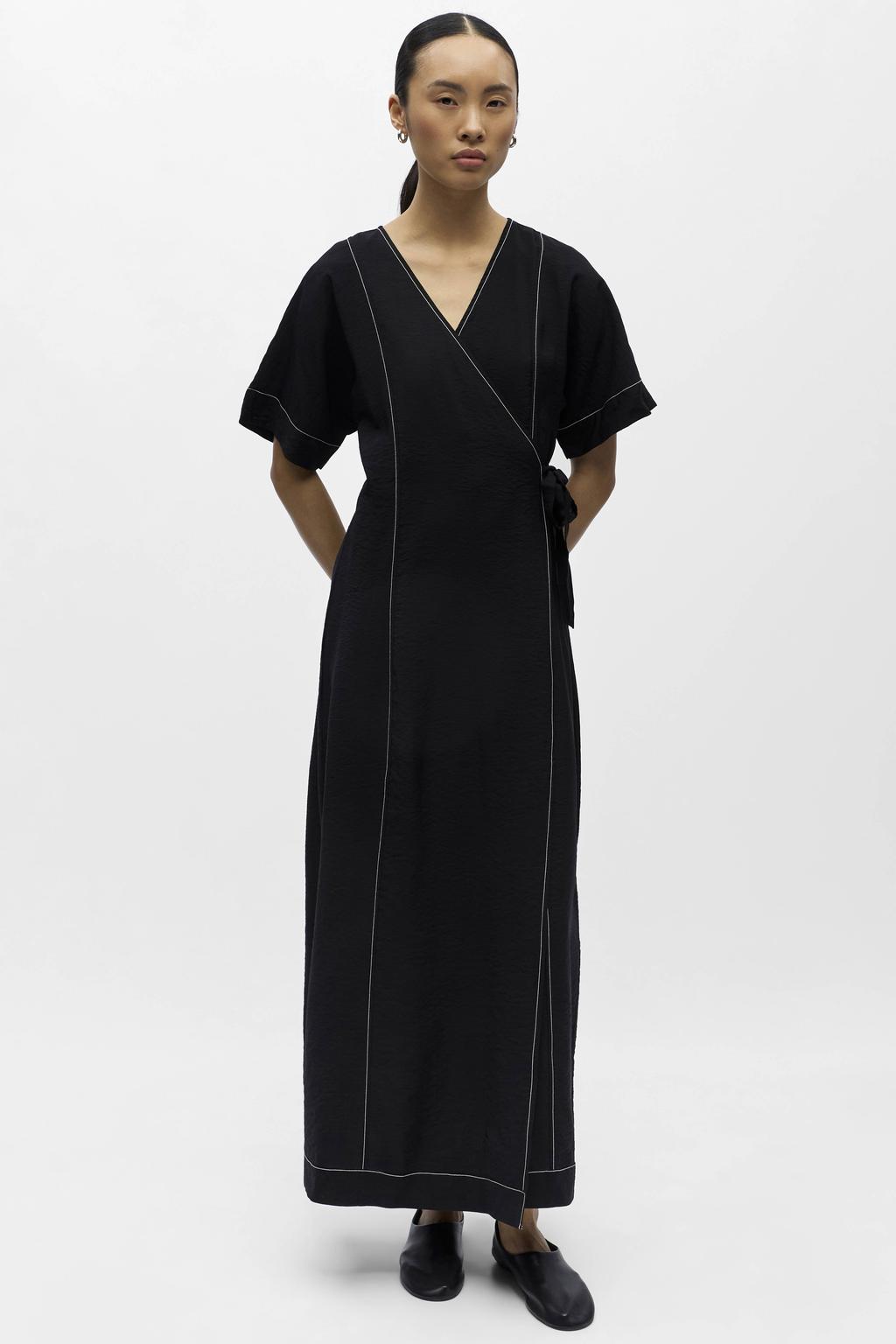 Zwarte dames OBJECT maxi jurk van viscose met effen, korte mouwen, V-hals, striksluiting en geweven detail