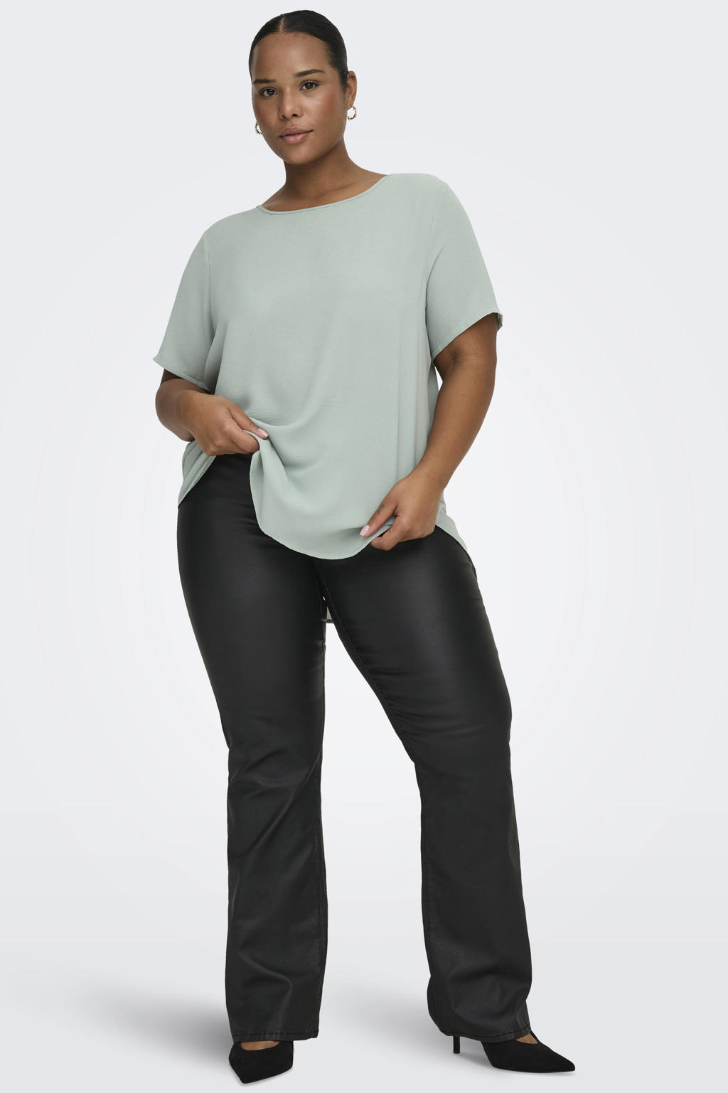Lichtgroene dames ONLY CARMAKOMA top van polyester met korte mouwen, ronde hals en geweven detail