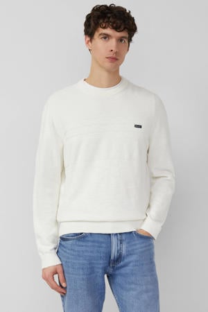 sweater wit