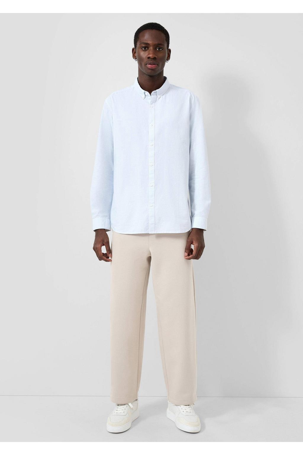 Lichtblauwe heren QS regular casual overhemd van katoen met krijtstreepprint, lange mouwen, button down sluiting en knoopsluiting