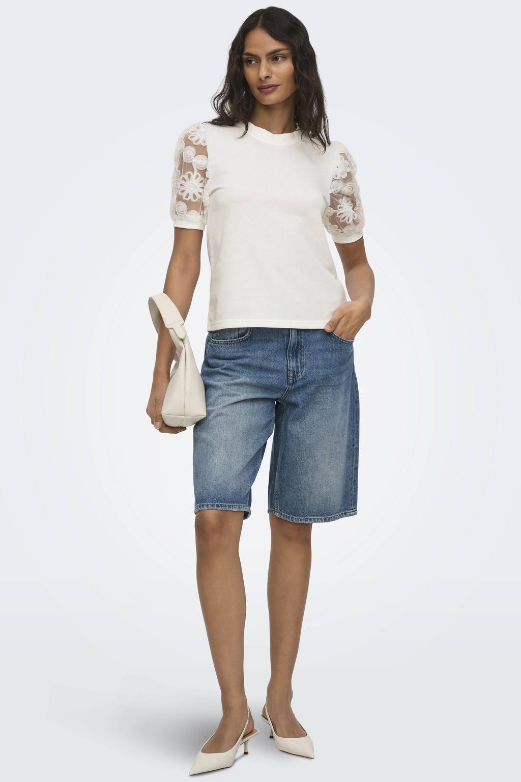 Ecru dames JDY top van polyester met effen, korte mouwen, ronde hals en 3D applicatie
