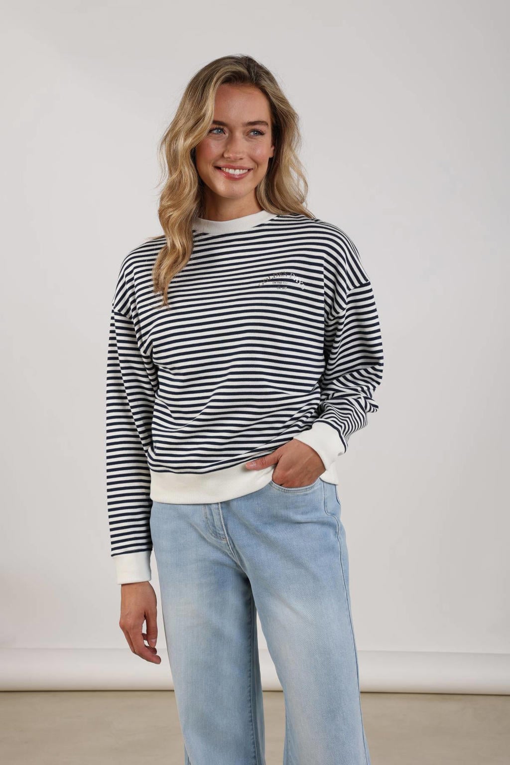 Marineblauw, marine en witte dames NUKUS gestreepte sweater blauw van katoen met lange mouwen en ronde hals