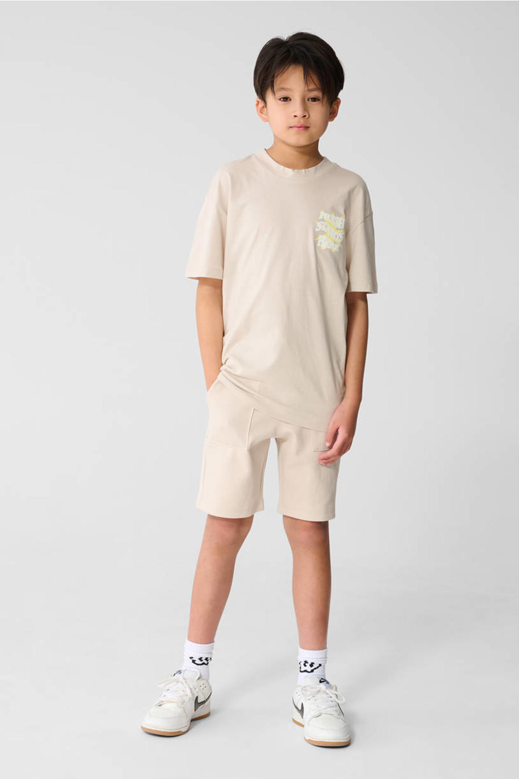 Beige jongens Shoeby regular sweatshort van katoen met elastische tailleband met koord en effen