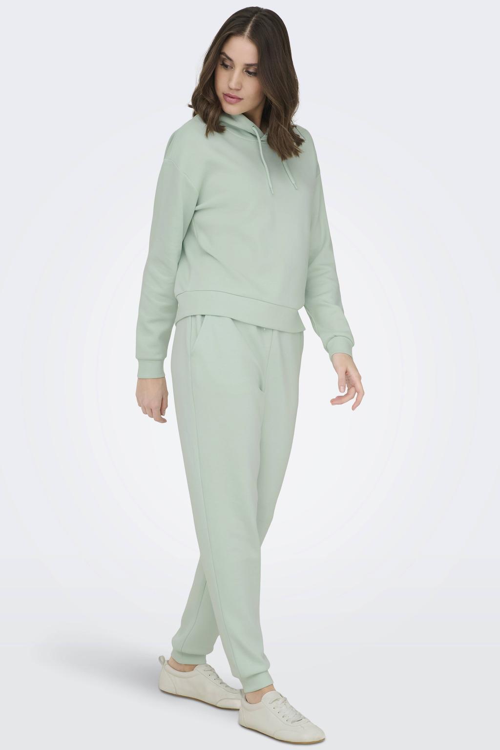 Mintgroene dames ONLY PLAY sportbroek van polyester met loose fit, regular waist, elastische tailleband met koord en effen