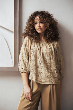 top beige