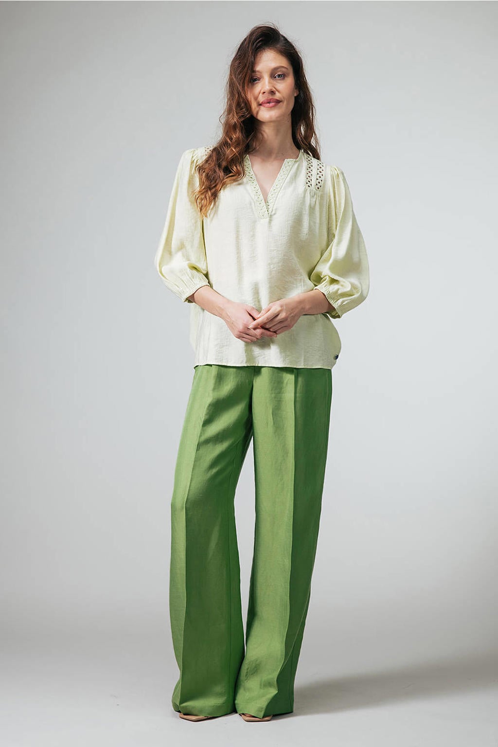 Groene dames LabeL DOT wide leg regular waist broek van viscose met rits- en knoopsluiting en effen