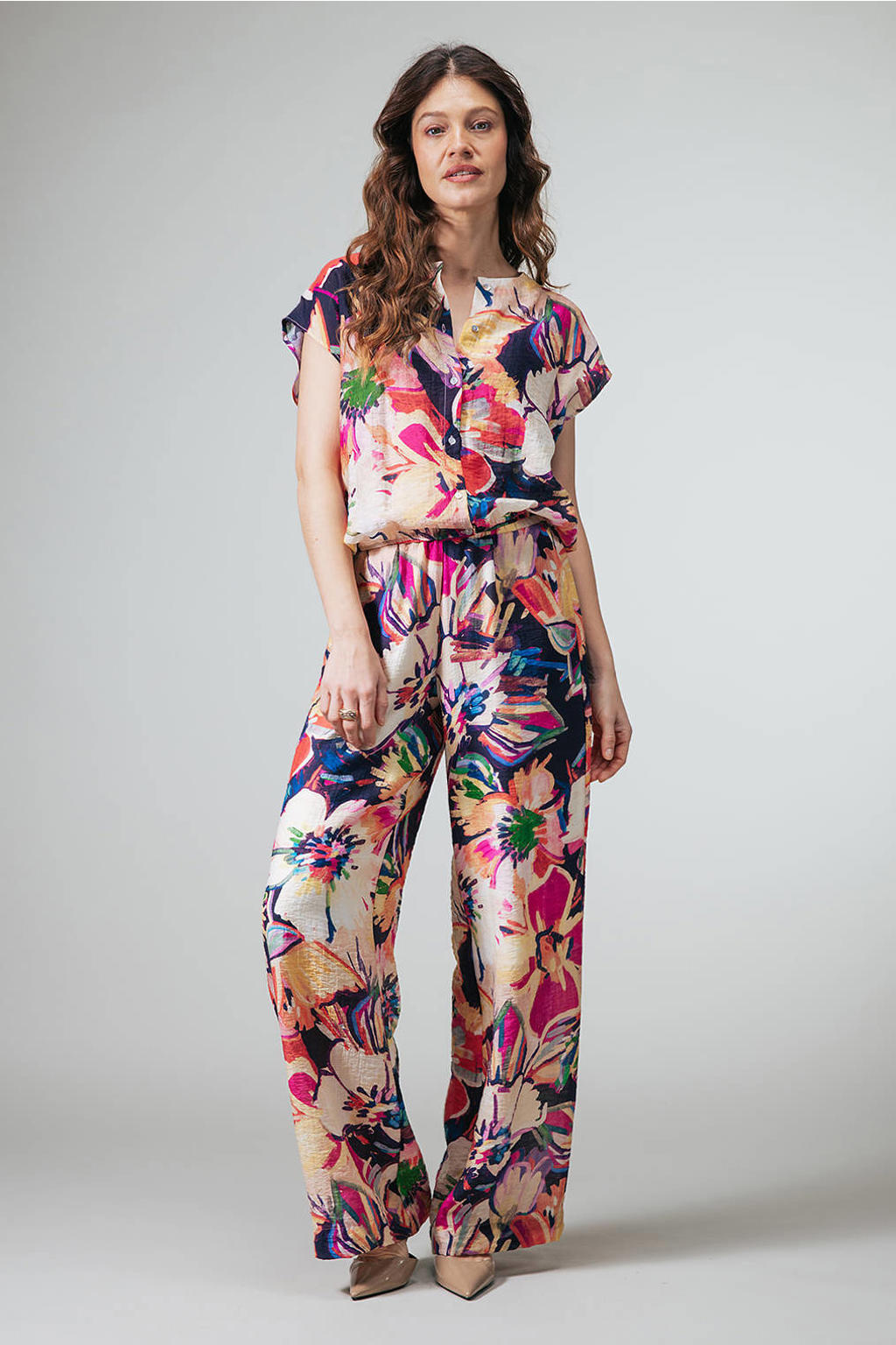 Multikleurige dames LabeL DOT gebloemde blouse van lyocell met korte mouwen, klassieke kraag en knoopsluiting