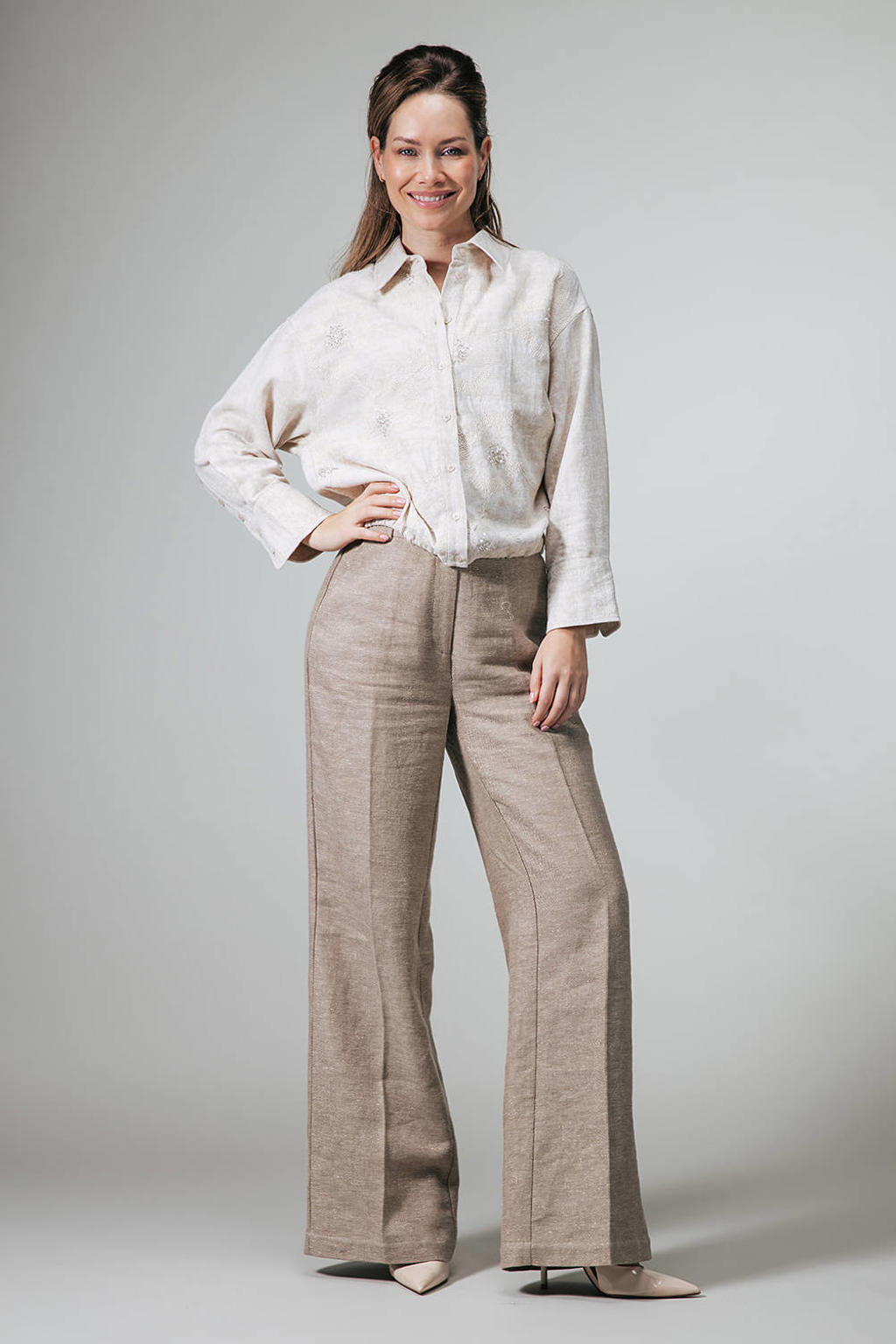 Taupe dames LabeL DOT wide leg high waist broek van linnen met knoopsluiting en effen