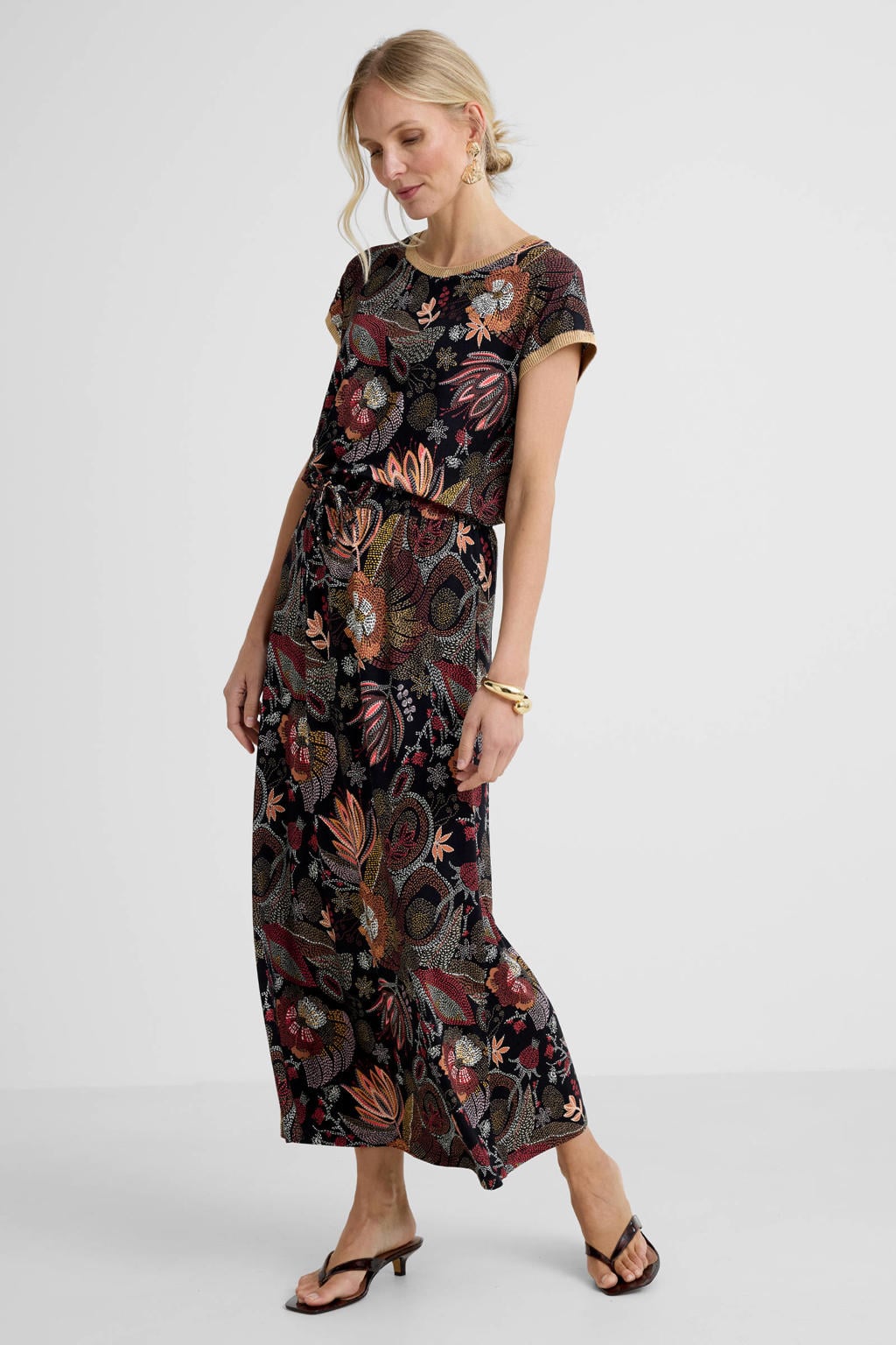 Zwart en rode dames Geisha gemaakt van viscose en met elastische tailleband met koord