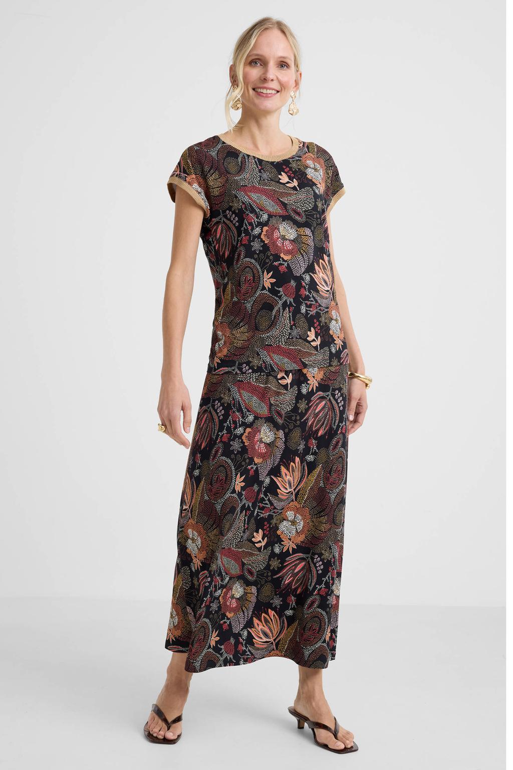 Zwart en gouden dames Geisha T-shirt van viscose met korte mouwen, ronde hals en contrast bies