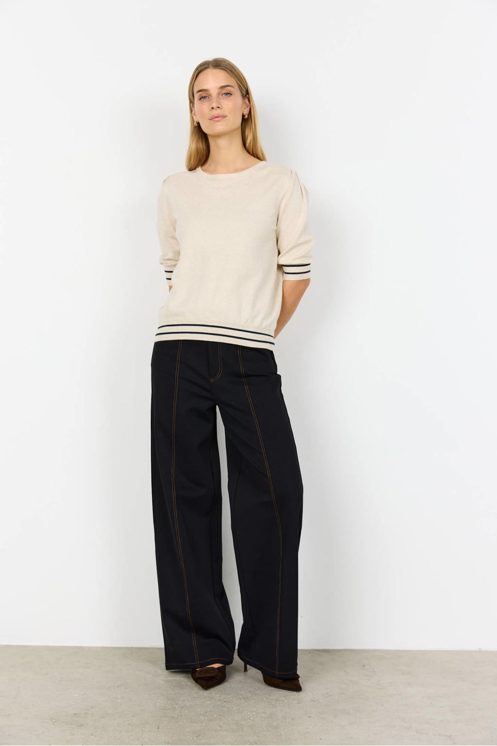 Crème dames Soyaconcept gestreepte top van viscose met half lange mouwen, ronde hals en geribde boorden