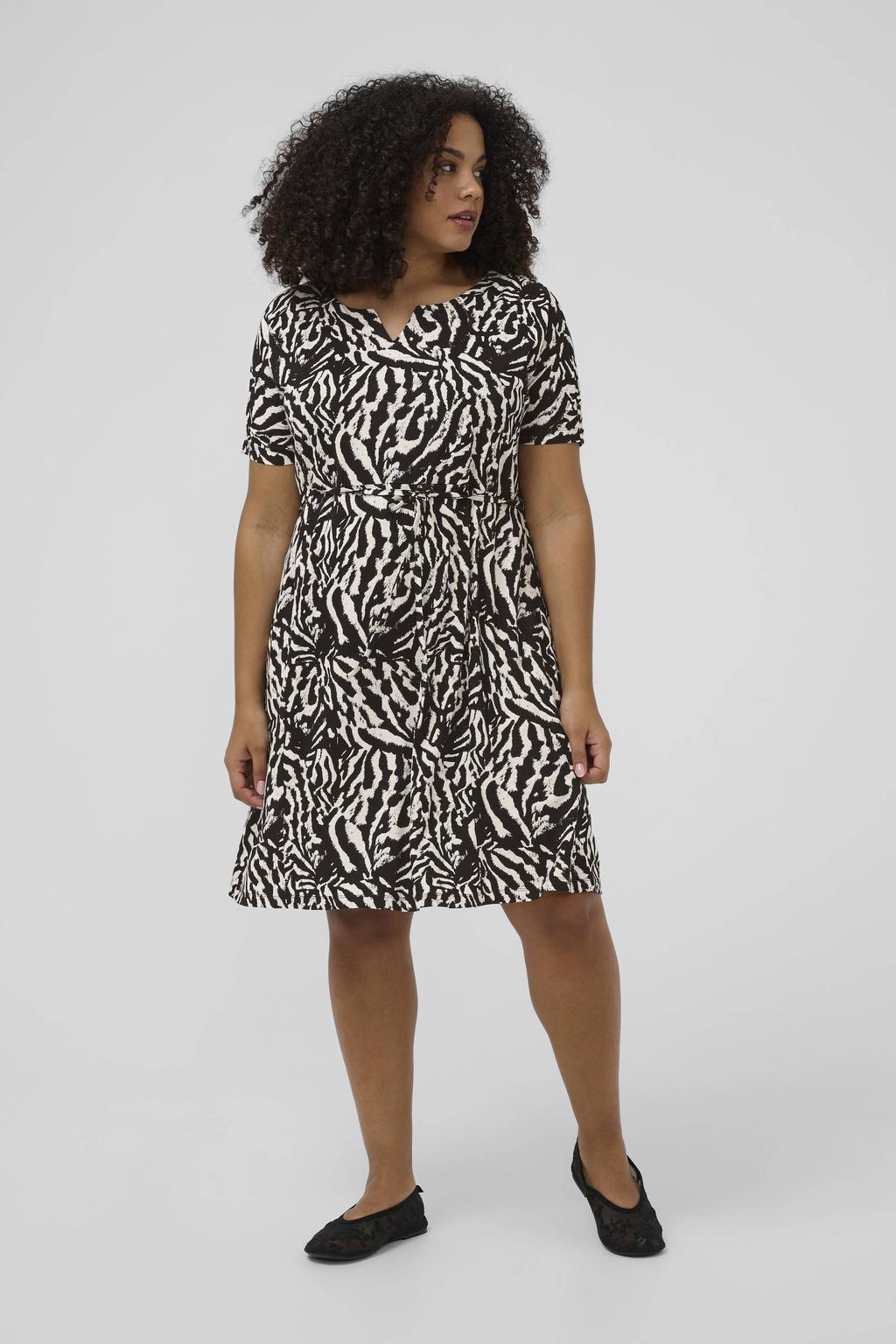 Zwarte dames Kaffe Curve korte jurk van viscose met korte mouwen en ronde hals