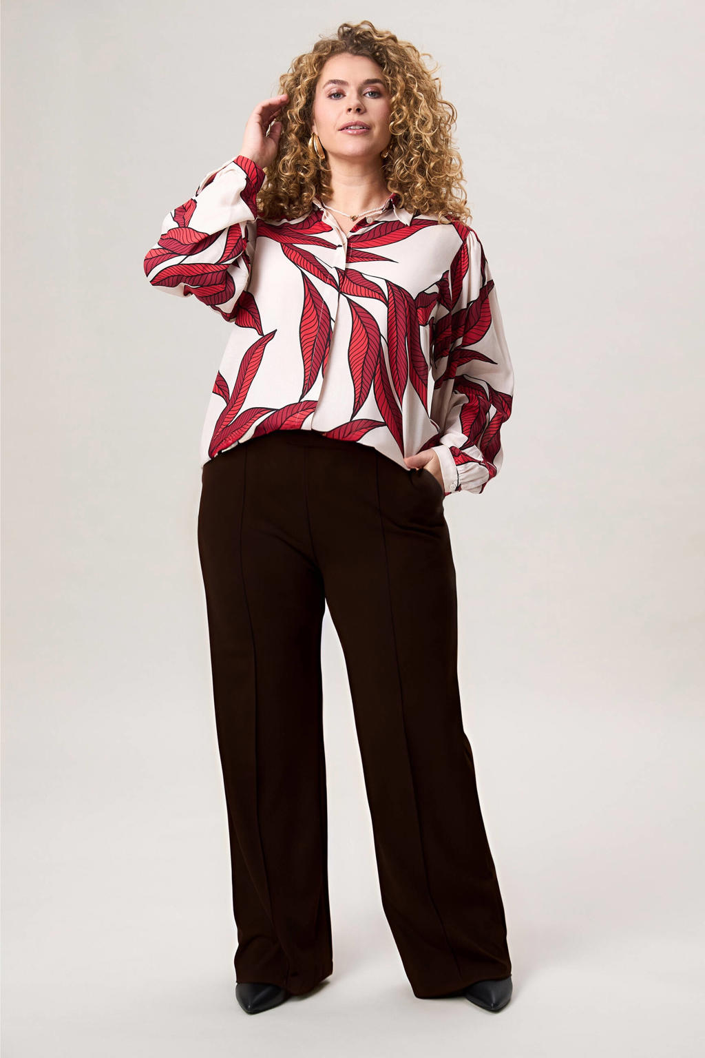 Rood en ecru dames Miss Etam Plus blouse van viscose met lange mouwen, klassieke kraag en knoopsluiting