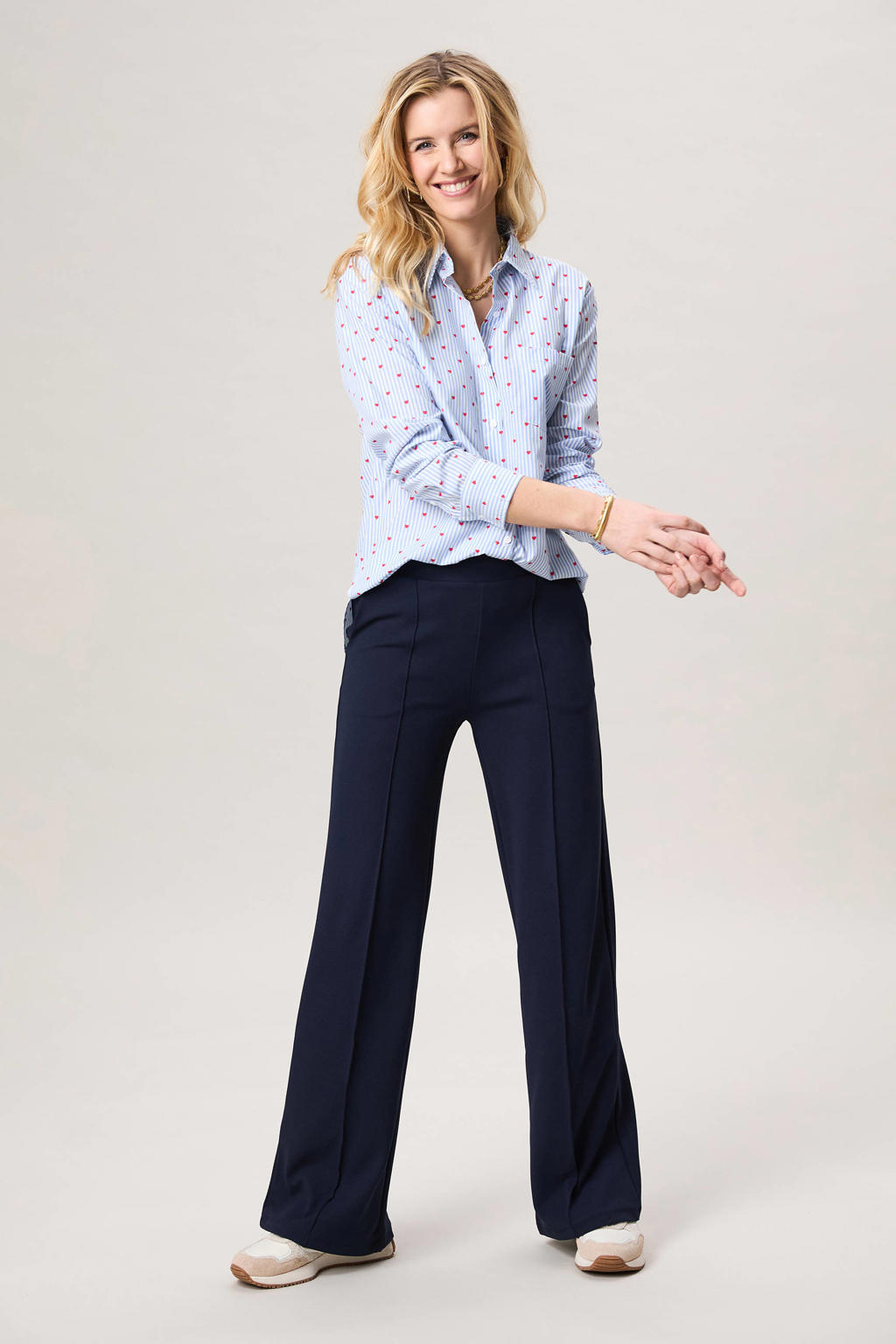 Lichtblauw, wit en rode dames Miss Etam blouse van katoen met lange mouwen, klassieke kraag en knoopsluiting