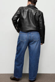 thumbnail: Medium blue denim dames Mango barrel jeans van denim met regular waist, rits- en knoopsluiting en effen