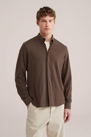 regular casual overhemd met textuur donkerbruin